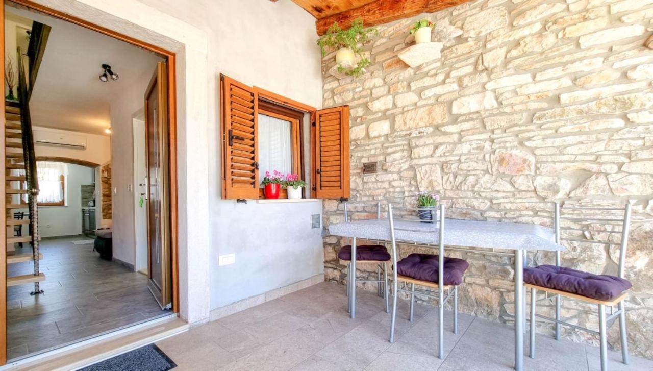 Casa Mora Apartment Новиград Екстериор снимка